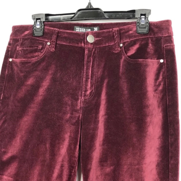 Design Lab Lord & Taylor velvet ankle jeans in burgundy - Size 30 - Picture 6 of 8